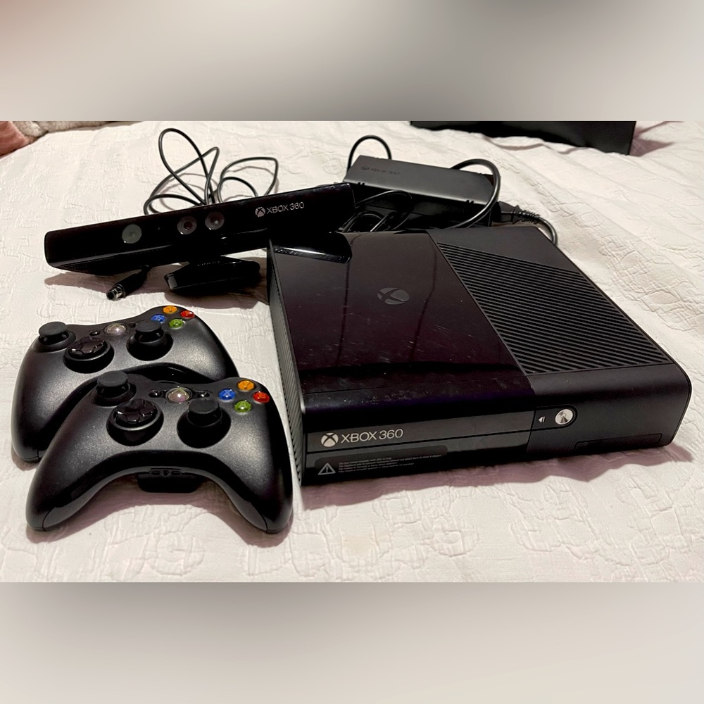 Xbox Bundle with Kinect and 7 games